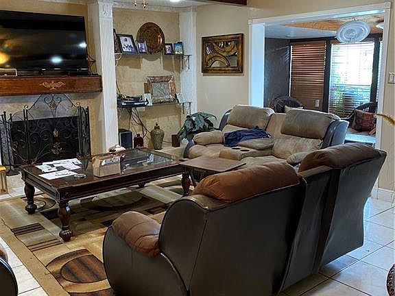 3rd image of 11140 S Idlewood Ct