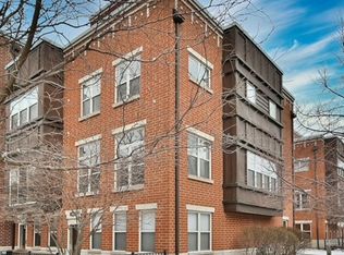 2521 S Prairie Ave, Chicago, IL 60616