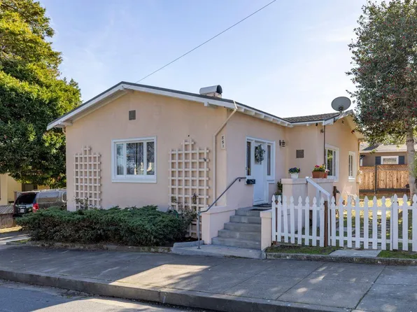 851 Laurel Ave, Pacific Grove, CA 93950