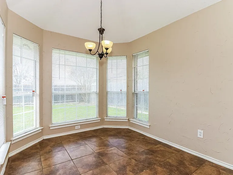 7728 Blossom Dr — Photo 5