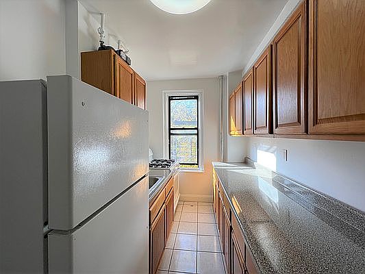 4th image of 824 W 176th St APT 3A
