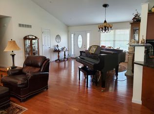 815 Fairway Dr, Union, MO 63084