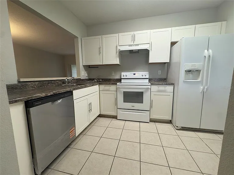 9507 Amberdale Ct #201 — Photo 3