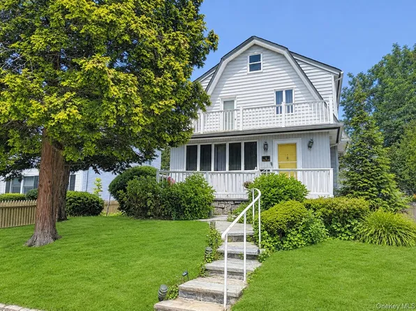 4 Spruce Place, Great Neck, NY 11021