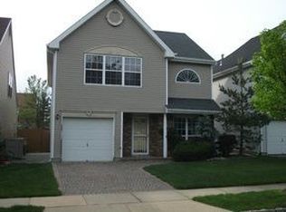 42 Glenn Oaks Ct, Old Bridge, NJ 08857