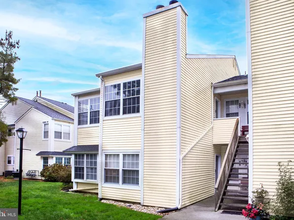 22 Driftwood Ct, Absecon, NJ 08205