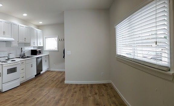 Kitchen & Dining area
