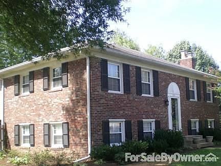 Exterior Side
						:
						Professionally landscaped