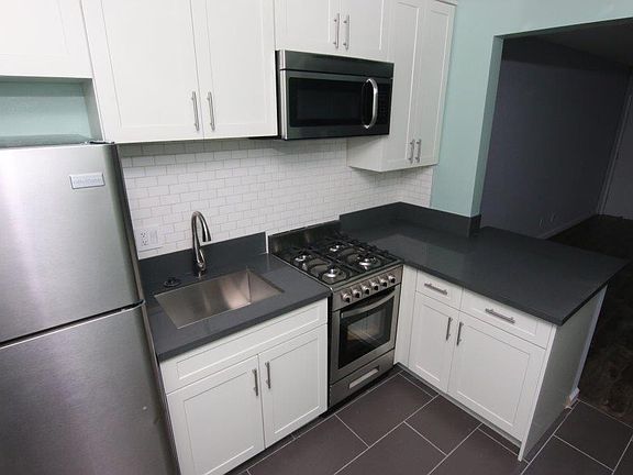 5th image of 449 N Hoover St APT 7