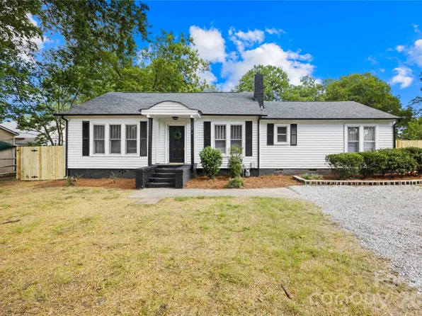 227 N Magnolia St, Mooresville, NC 28115