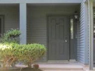 307 Woodhaven Dr, Edison, NJ