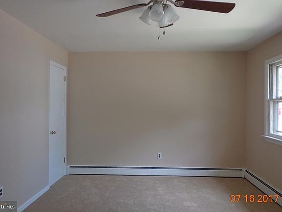 3rd image of 131 Linden Ave