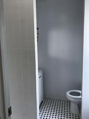 Rented by Salon Realty Corp | media 18