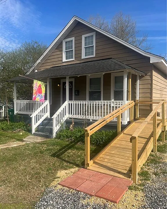 5 N Oak Ave