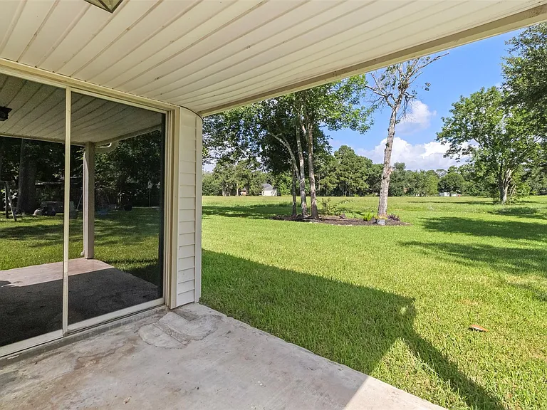 210 Pecan Valley Ct — Photo 24