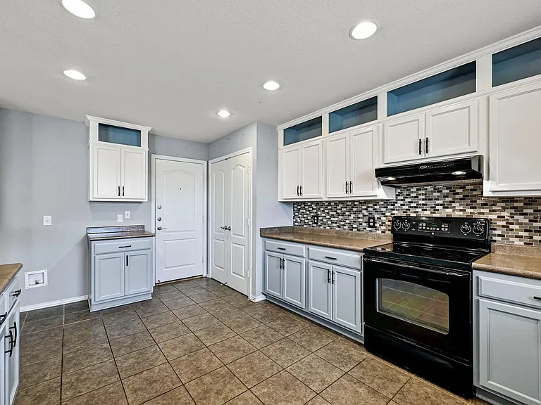 214 Briarwood Dr — Photo 7