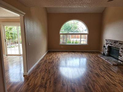 3rd image of 845 Maria Dr