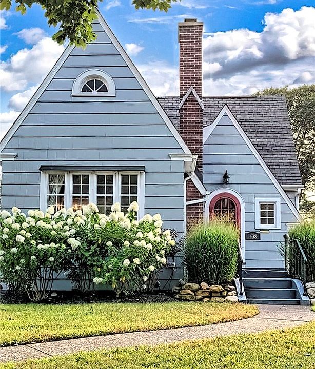 1st image of 438 Beverly Dr
