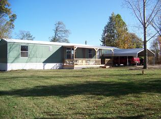 990 Rowe School Rd, Puryear, TN 38251