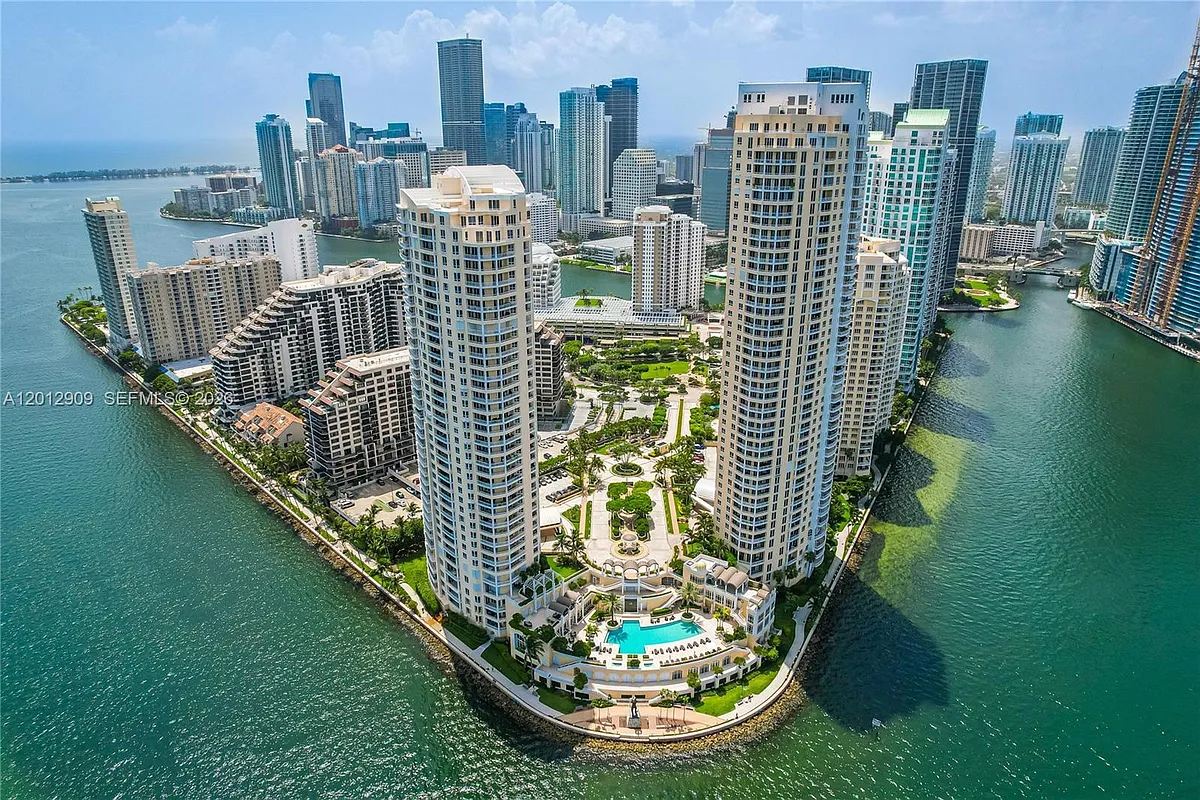 Building Photo - 848 Brickell Key Dr #1903