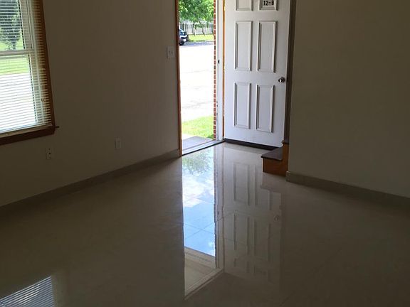 2nd image of 660 College St