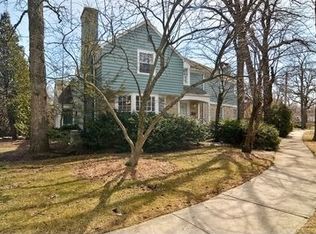 1644 Old Briar Rd, Highland Park, IL 60035