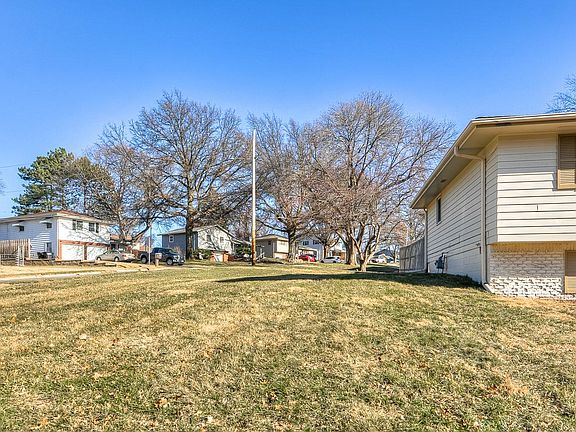 3rd image of 12448 Bel Dr