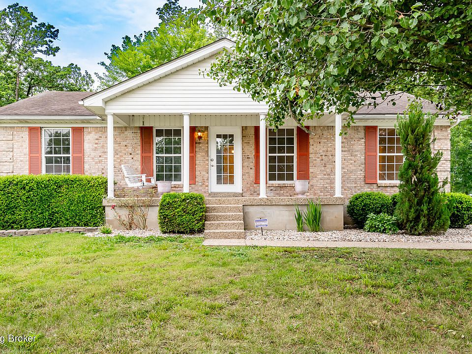1st image of 561 River Oaks Dr