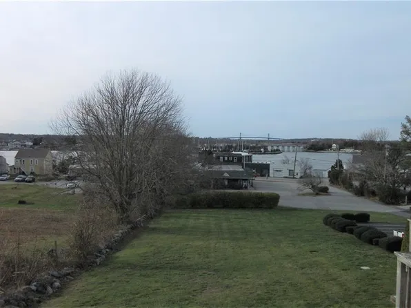 43 Sakonnet Ct E #2, Tiverton, RI 02878