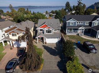 409 Wana Wana Place NE, Tacoma, WA 98422