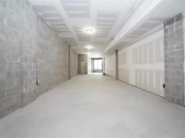 3018 Richmond Terrace image 2 of 12