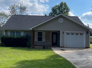 24 Thurston Rd, Taylors, SC 29687