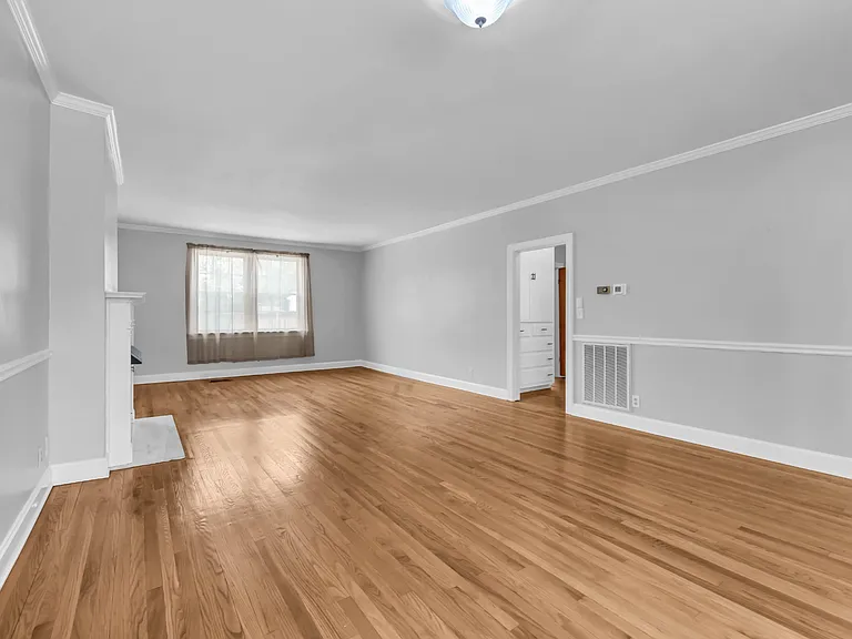 217 E Meadow Cir — Photo 15
