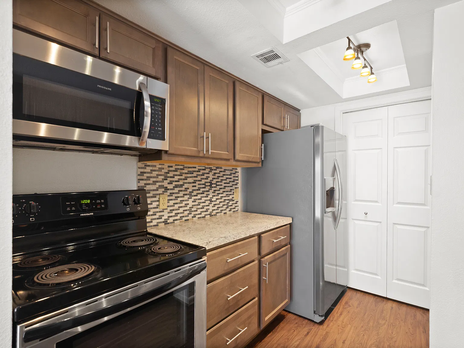 2 bed, 1075 sqft, $1,395 — Photo 4