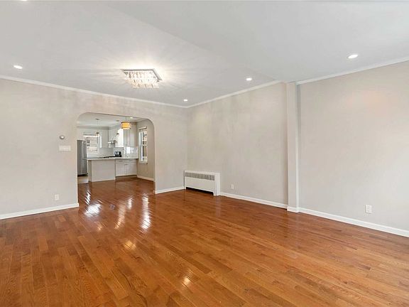 3rd image of 6947 Manse St