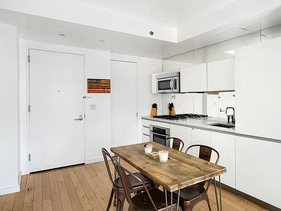 2nd image of 421 E 13th St #4L