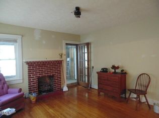 1121 S Cokesbury Rd, Henderson, NC 27537