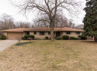 1902 Orchard Ln NE, Grand Rapids, MI 49505
