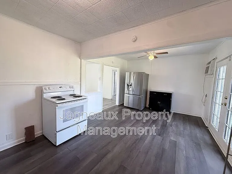 525 Magnolia St — Photo 1