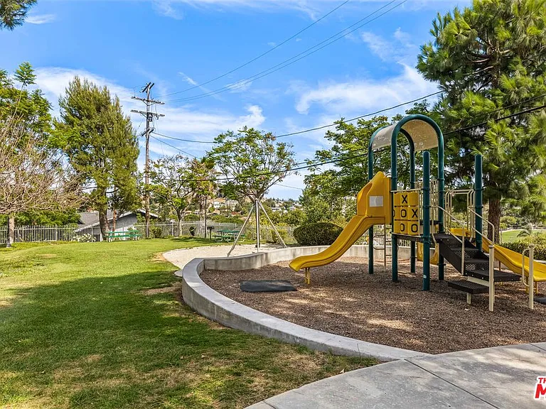 4755 Templeton St #2115 — Photo 41