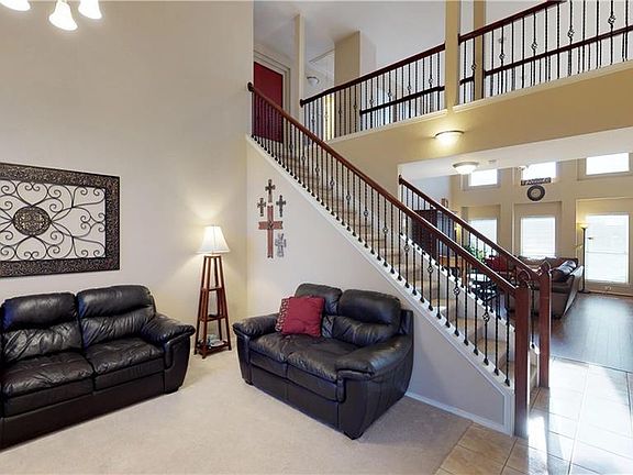 2nd image of 1209 McMahan Dr