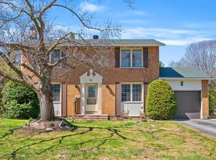 91 Country Ln W, Ottawa, ON K2L1J4