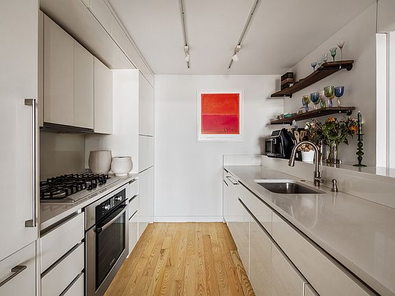 4th image of 50 Franklin St APT 16C