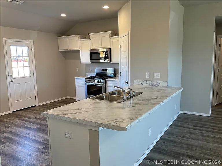 8415 E 161st St S — Photo 4