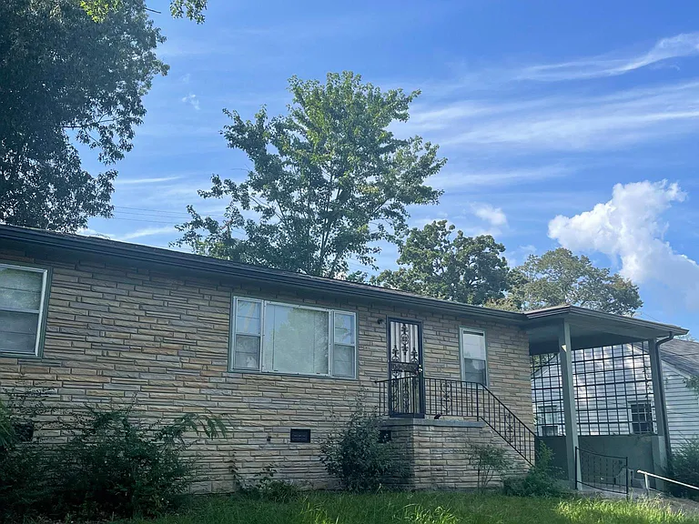 1115 Orangewood Ave — Photo 10