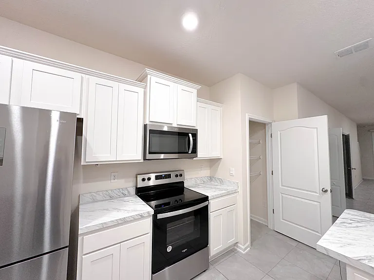 4096 Oak Mill Rd — Photo 2