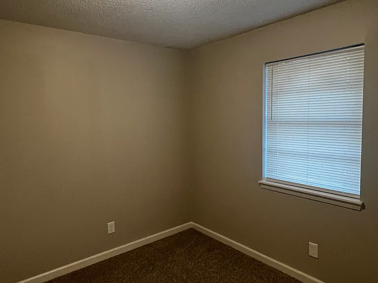 8702 Oakhaven Dr — Photo 14