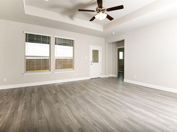 5th image of 1037 Westwood Ln