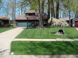 8361 Findley Dr, Mentor, OH 44060