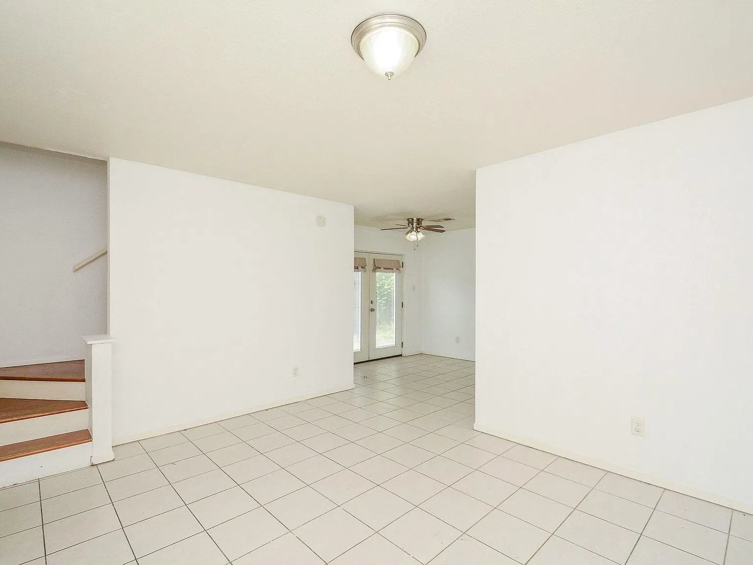 3 bed, 2.0 bath, 1162 sqft, $1,650 — Photo 3